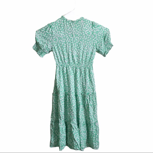 Women's Puff Elbow Sleeve Dress Green Floral NWT - Picture 7 of 8